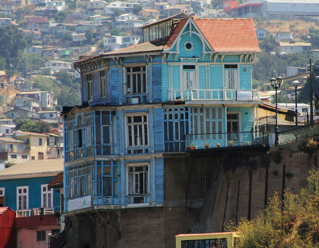 Colorful hillside houses on a steep street in Valparaíso, Chile